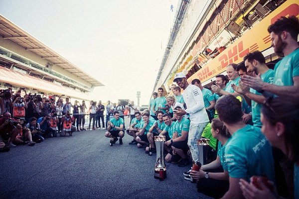 Vettel musel zuřit, uvědomuje si Hamilton