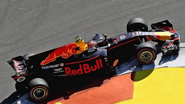 Red Bull prozradil problémy Renaultu