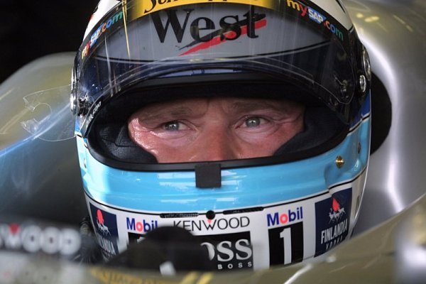 Mika Häkkinen se vrací do McLarenu