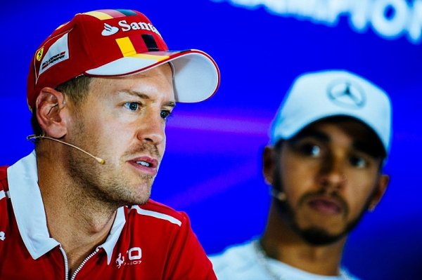 Vettel byl nejrychlejší v pohodovém tréninku