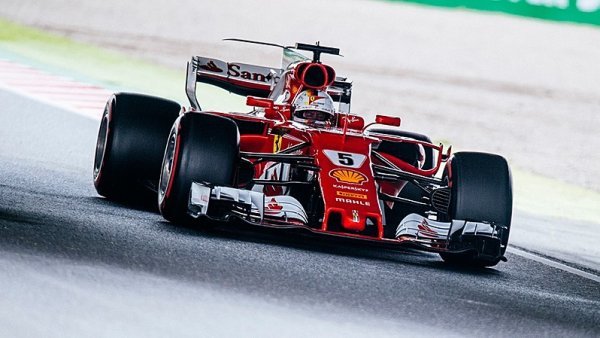 Vettel riskoval a nebylo mu to nic platné