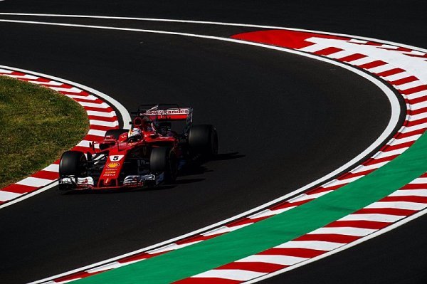 Ricciarda zastavila porucha, nejrychlejší Vettel