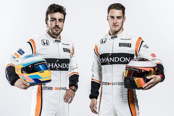 Alonso a Vandoorne klesnou o 15 míst