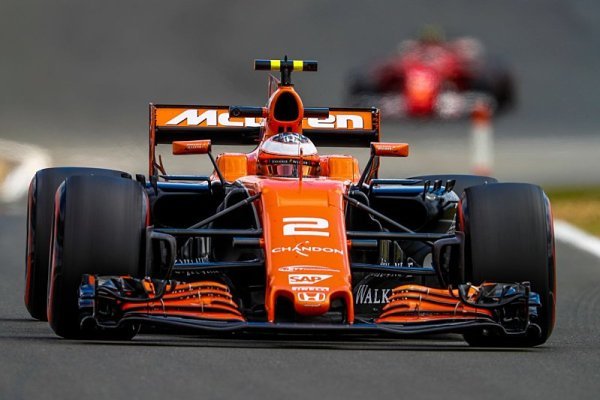 McLaren zváží vývoj vlastního motoru 