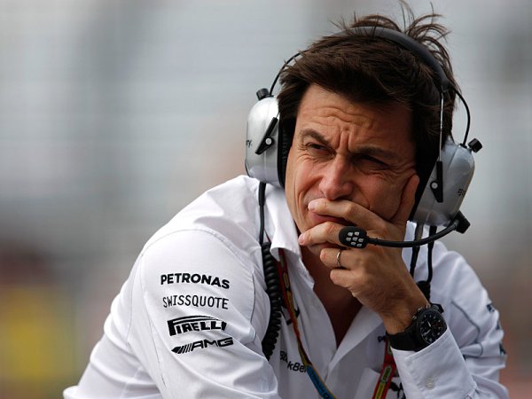 Mercedes zatím nenakoupí akcie F1 Mercedes zatím nenakoupí akcie F1