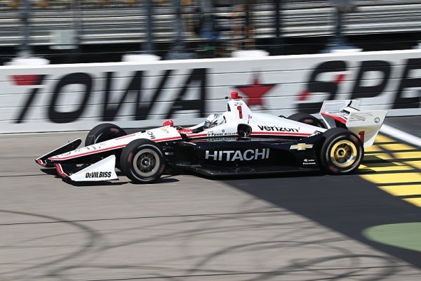 Newgarden nejrychlejší, nováček Leist boural