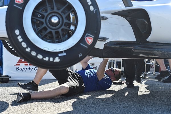 Continental se tlačí do IndyCar, chce nahradit Firestone