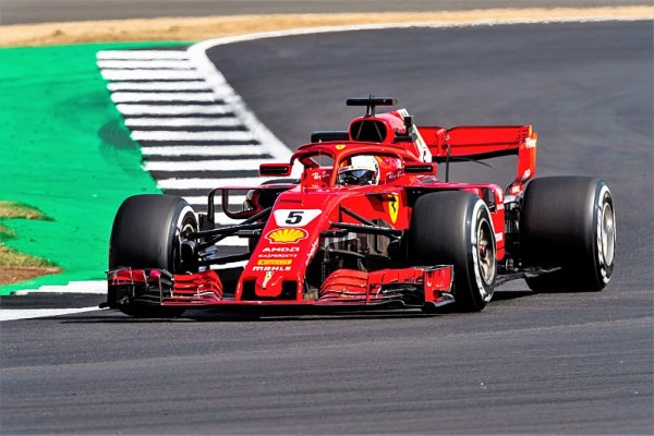 Vettel vrací Ferrari do hry