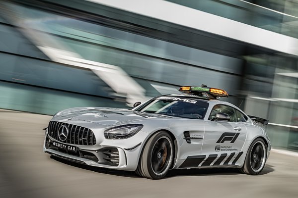 Safety car pouze k pobavení diváků?