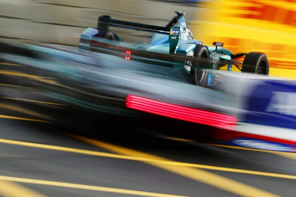 Formuli E bude testovat také Di Resta Formuli E bude testovat také Di Resta