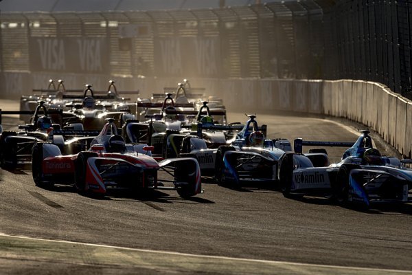 Buemi i Di Grassi už musejí zabrat Buemi i Di Grassi už musejí zabrat
