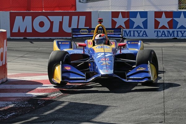 Rossi stále udává tempo Rossi stále udává tempo