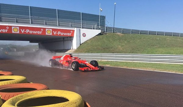 Ferrari testuje pro Pirelli