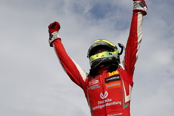 Schumachera už mnozí vidí ve formuli 1 Schumachera už mnozí vidí ve formuli 1