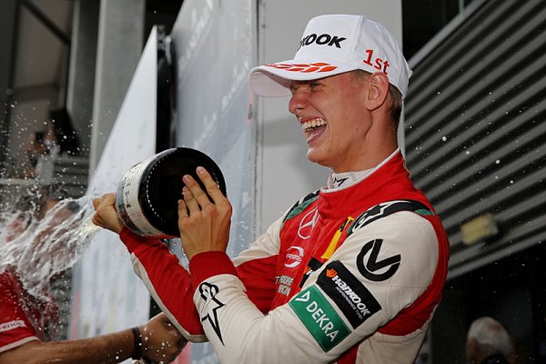 Schumacherovo premiérové vítězství