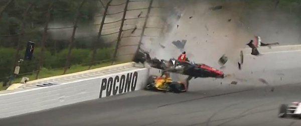 Vážná nehoda v Poconu! Robert Wickens se zranil