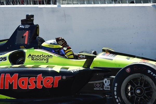 Rossi pokazil Wickensovi debut, slaví Bourdais