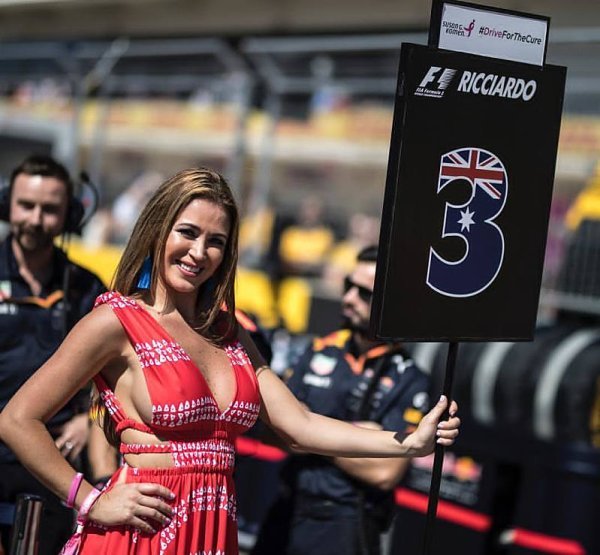 Tato dáma způsobila zrušení Grid Girls! Tato dáma způsobila zrušení Grid Girls!