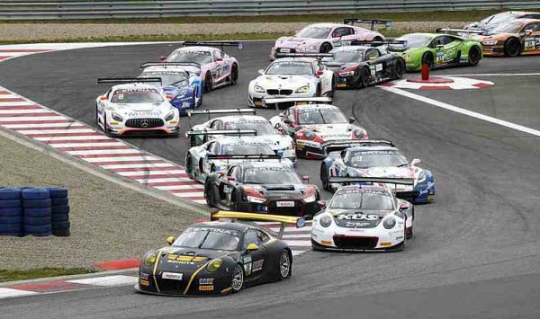 V ADAC GT Masters se nejvíce dařilo Audi