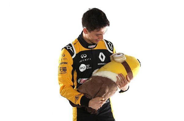 Renault má nového třetího jezdce Renault má nového třetího jezdce