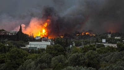 Rozsáhlé požáry zachvátily Řecko a Švédsko
