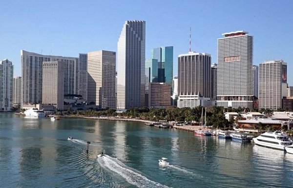 Z výletu do Singapuru sešlo Z výletu do Singapuru sešlo