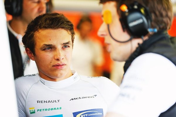 Sainzovým kolegou u McLarenu bude napřesrok Norris