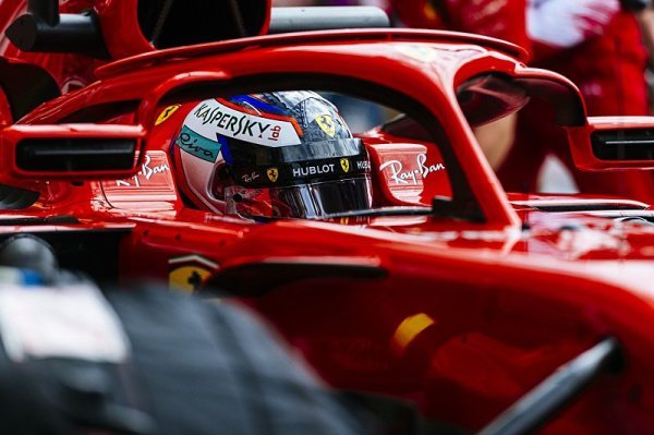 Vettel vysekl poklonu Verstappenovi