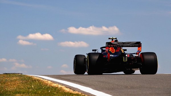 Verstappen obětí neposlušného pedálu