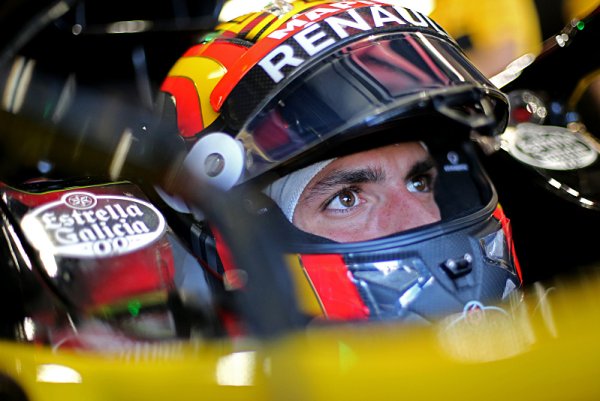 Sainz měl v závěru velké žaludeční potíže