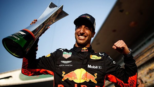 Ricciardo děkuje mechanikům