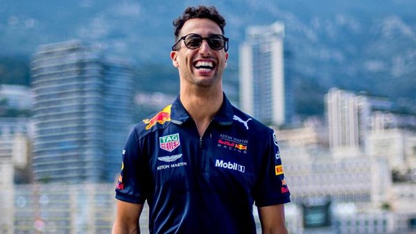 Ricciardo se vyhnul penalizaci