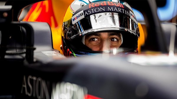 Ricciardo pochybuje, že zájem Mercedesu byl upřímný