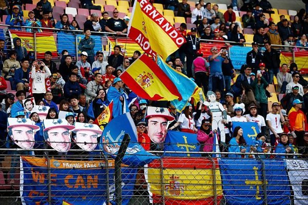 Alonso: Vždyť bych se nemohl ani pohnout Alonso: Vždyť bych se nemohl ani pohnout