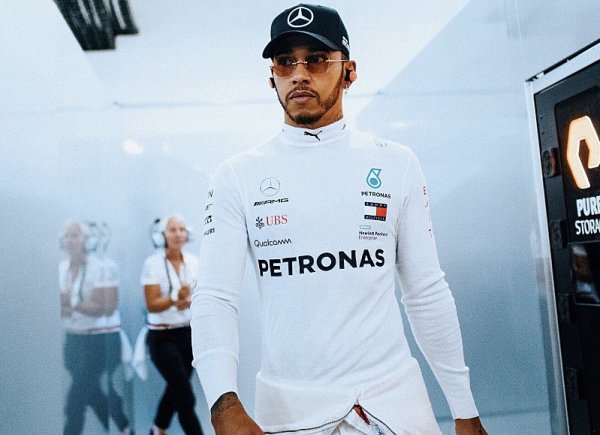 Hamilton po závodě myslel na zemřelého dědečka Hamilton po závodě myslel na zemřelého dědečka