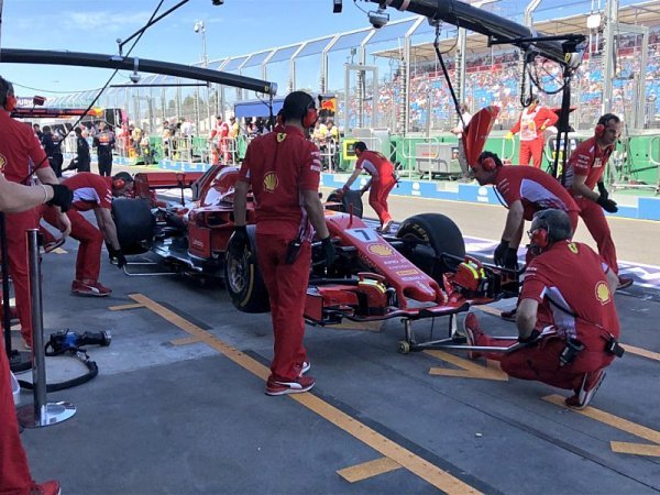 FIA podezírá týmy z podvádění s palivem FIA podezírá týmy z podvádění s palivem