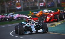 Soupeři Mercedesu manipulují s FIA