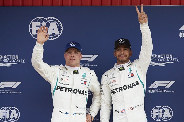 Letos poprvé Hamilton s Bottasem v první řadě