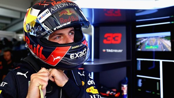Verstappen se vydal v Ricciardových stopách