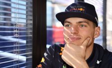 Horner: Verstappen musí přestat dělat drahé chyby