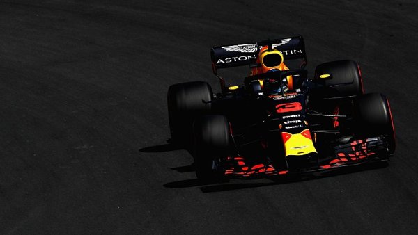 Renault vypálil salvu na Red Bull