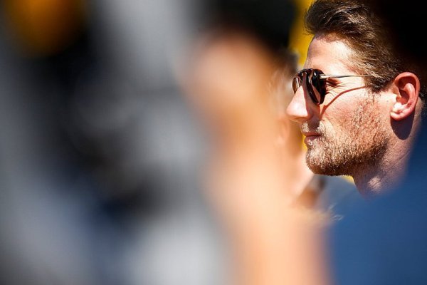 Grosjean boural kvůli trampotám s volantem