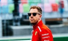 Vettelovi se nezamlouvá asfalt