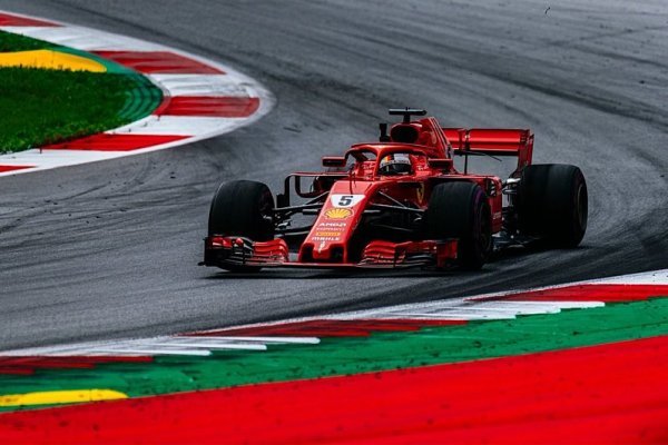 Ferrari v sobotu maže ztrátu Ferrari v sobotu maže ztrátu