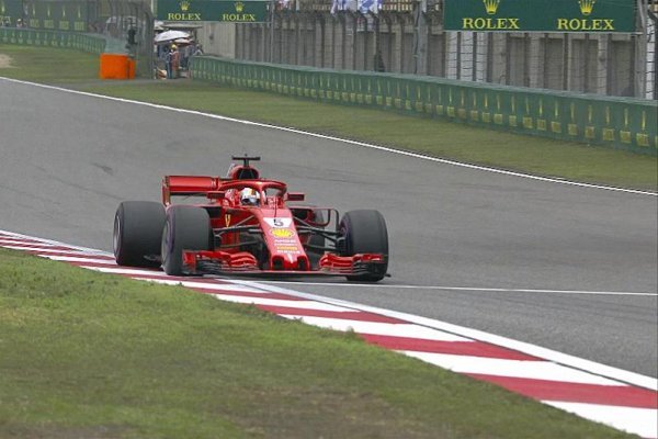 Fantastickou bitvu s Räikkönenem vyhrál Vettel 