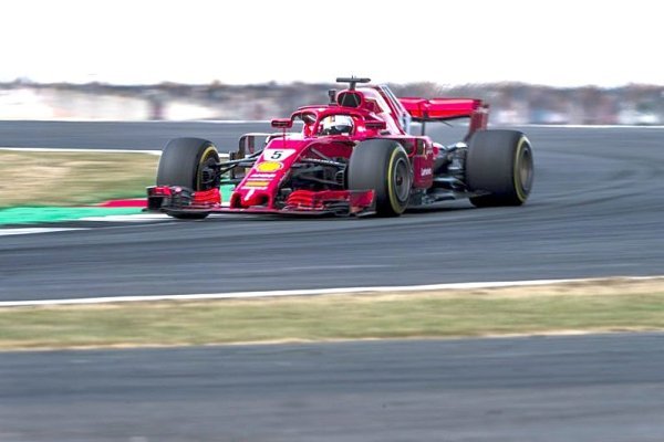 Lev Vettel překonal bolest a překvapil Bottase