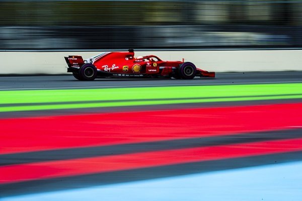 Vettel je zpět, Sirotkin havaroval