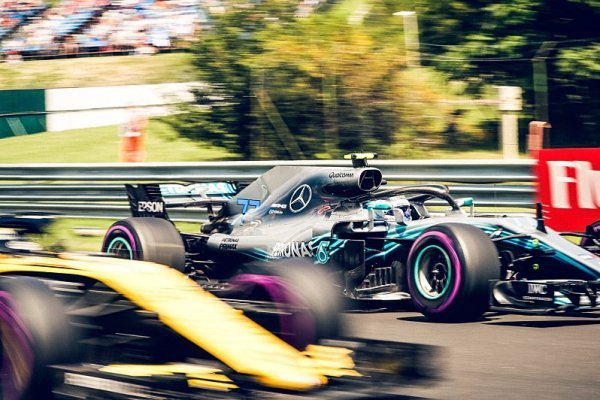 Bottas chce lepší pneumatiky