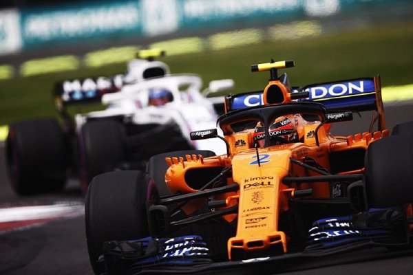 Vandoorne pošetřil pneumatiky, dojel a skóroval