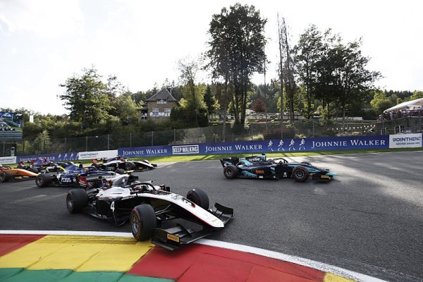 Francouz Hubert nepřežil těžkou havárii v Eau Rouge